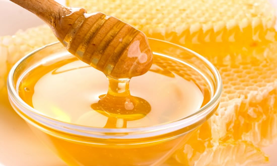 Dùng đường hoặc mật ong để chế biến các món mặn